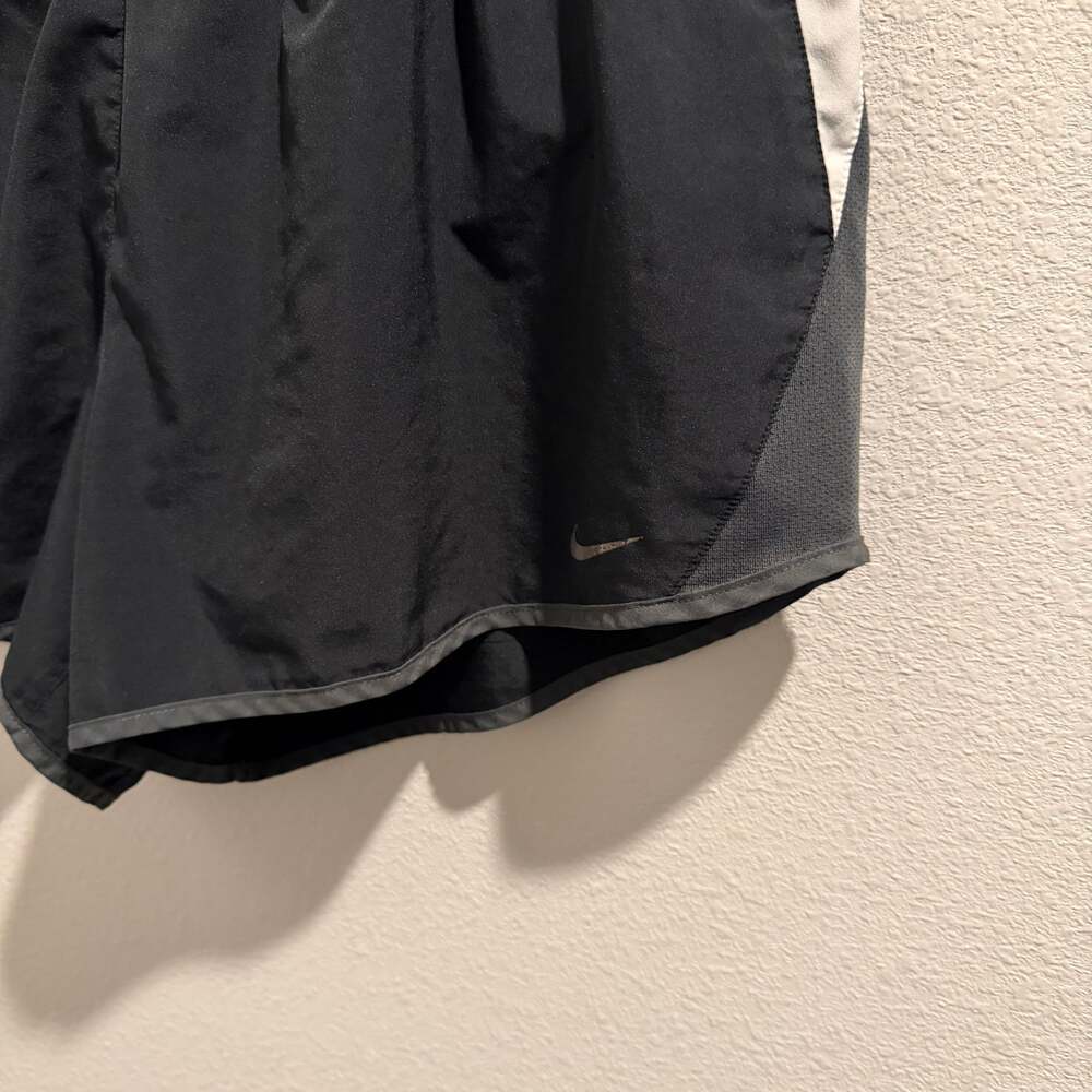 Nike DriFit Womens Activewear Athletic Running Shorts Black&White Size M - Picture 2 of 6